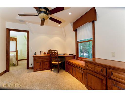 201 Blue Lake Road, Lake Arrowhead, CA 92352